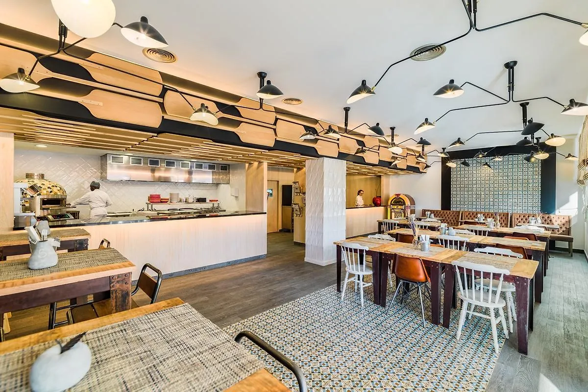 Hotel H10 Mediterranean Village Salou